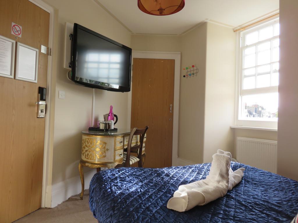 Backpackers Hove